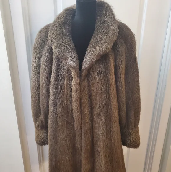 The Fur Vault Fur Coat Women's Fur Coat Sz Large - Picture 3 of 12